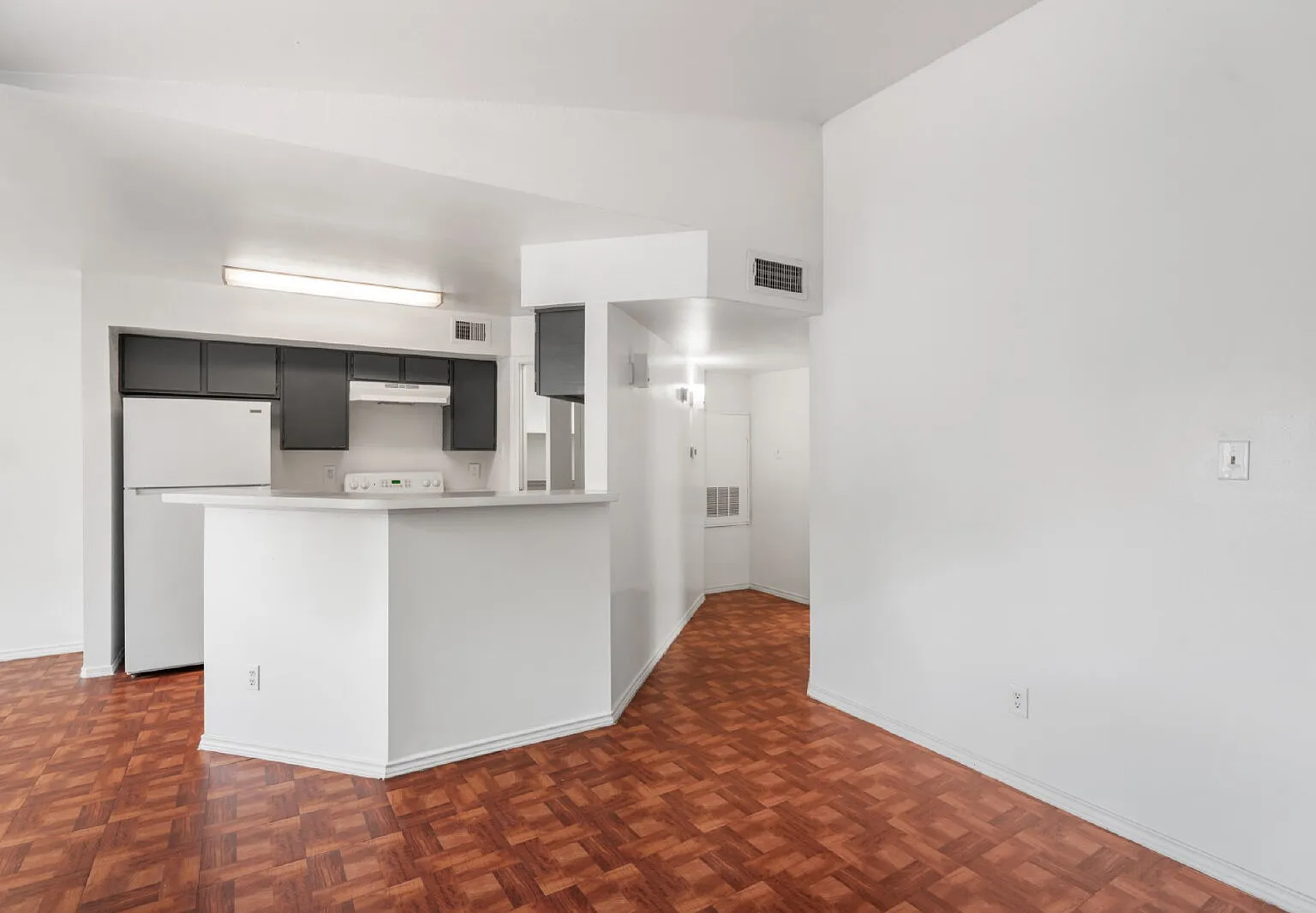 1 bed, 1.0 bath, 769 sqft, $950 — Photo 3