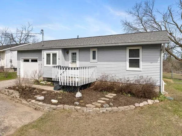 204 Winfield Ave, Petoskey, MI 49770
