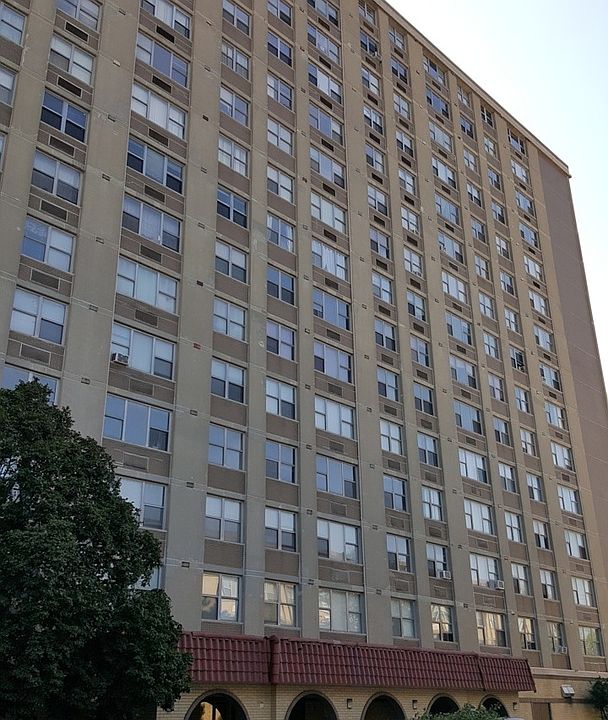 1st image of 4300 W Ford City Dr APT 607