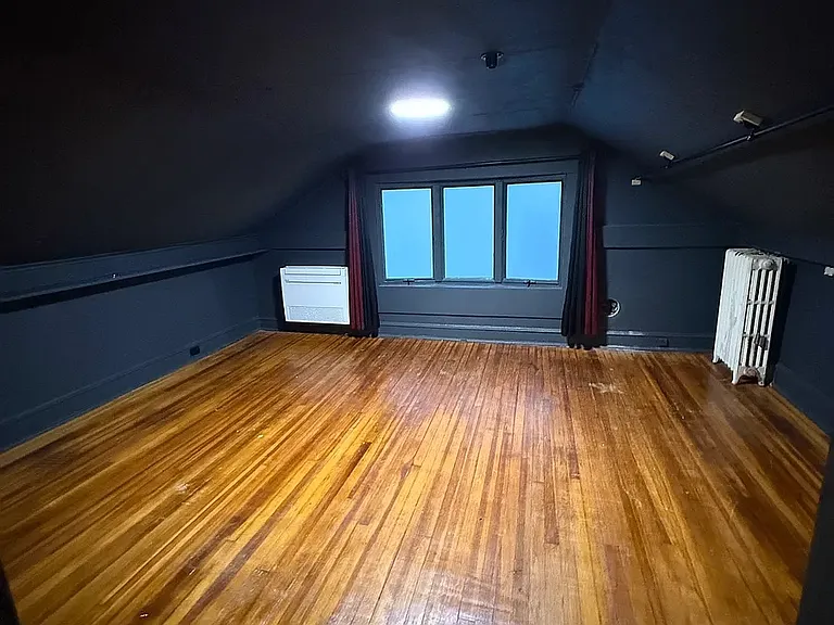 169 E Pine St — Photo 12