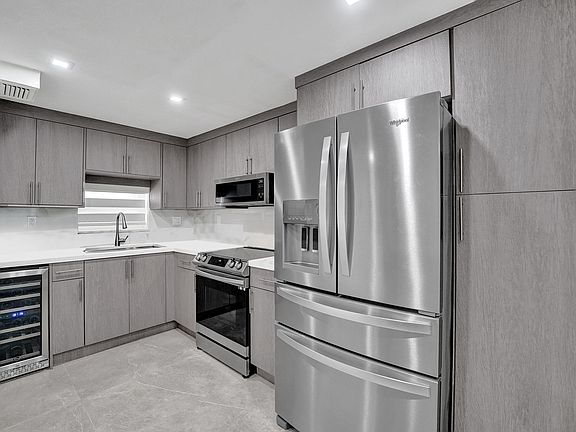 3rd image of 9410 N Hollybrook Lake Drive #201