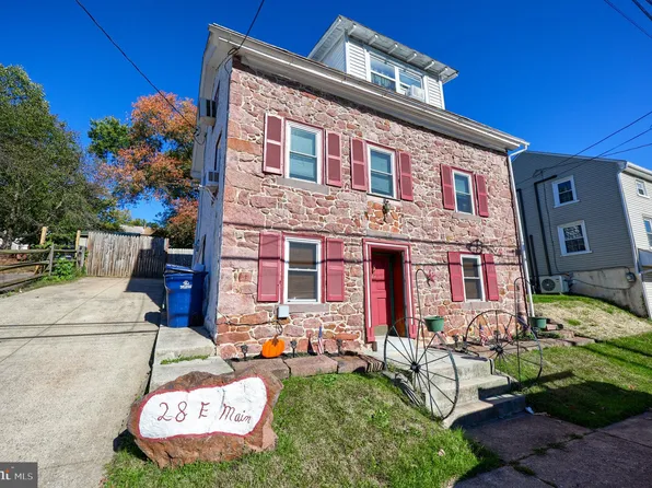 28 E Main St, Adamstown, PA 19501