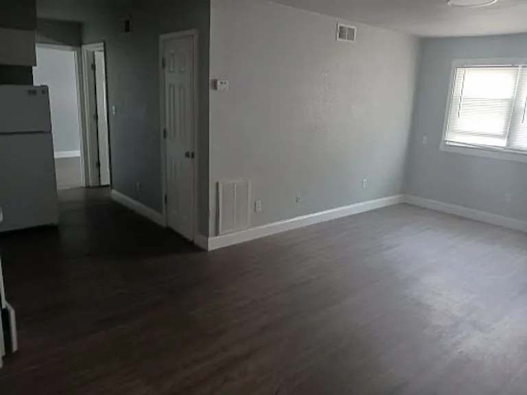 351 San Antonio Blvd — Photo 8