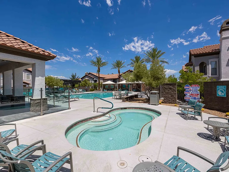 Cyan at Green Valley — Photo 45