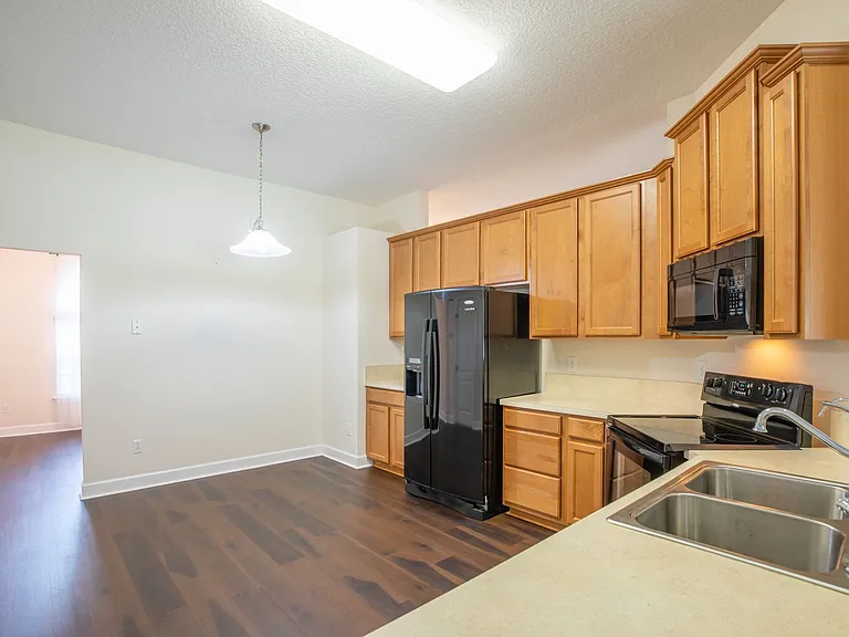 216 Sanwick Dr — Photo 13