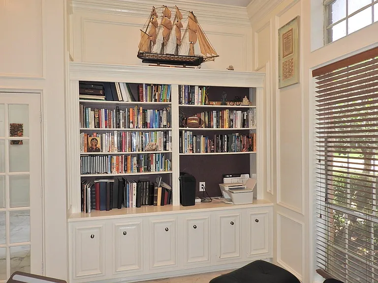 2319 Amber Springs Dr — Photo 12