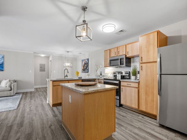 400 Legends Terrace Dr #1-206
