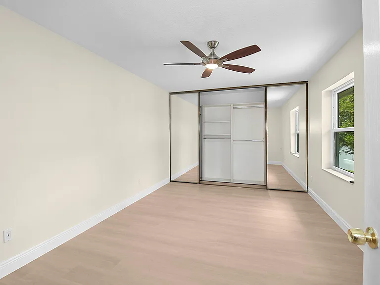 2442 SW Danbury Ln — Photo 24