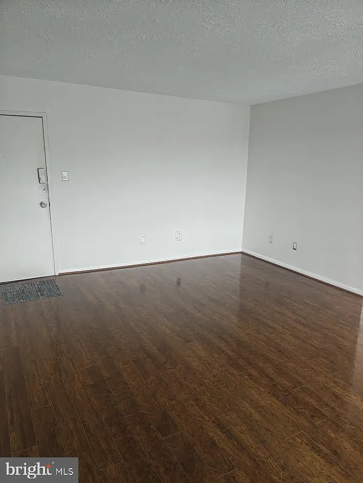 Huntcrest Condominium — Photo 4