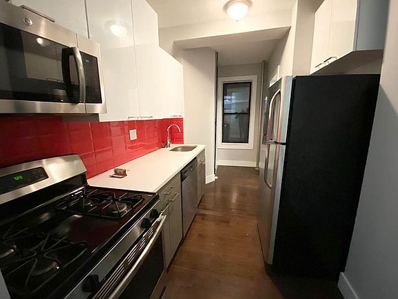 2nd image of 618 W 182nd St #32