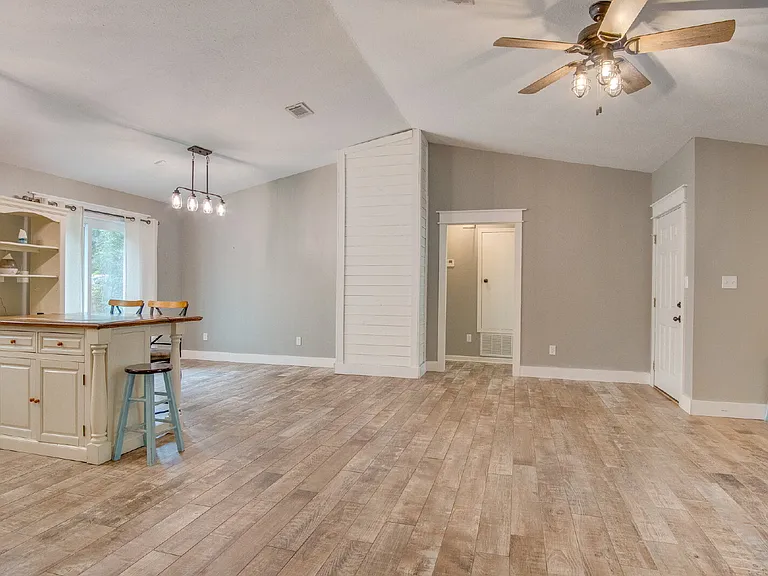 8262 Pamplona St — Photo 16