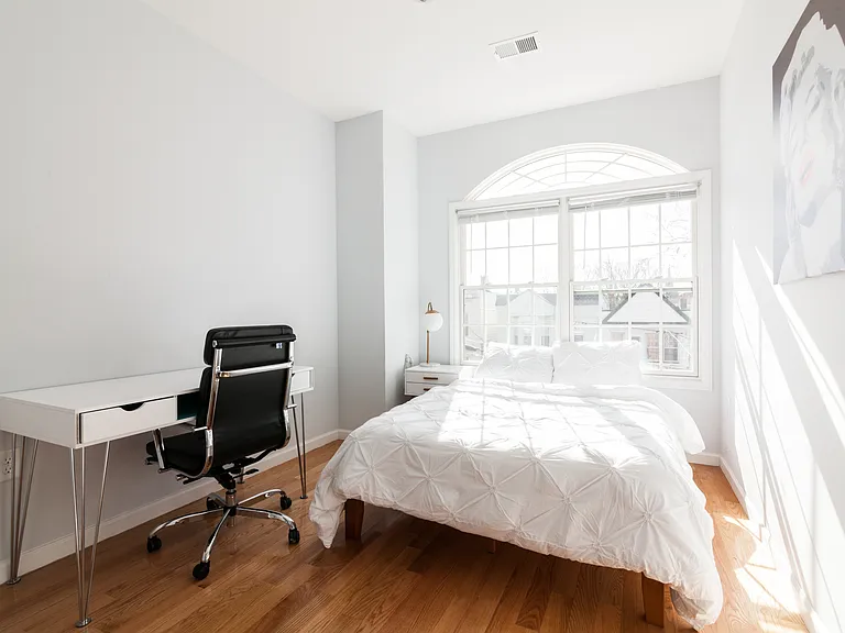 136 Grace St #2 — Photo 11