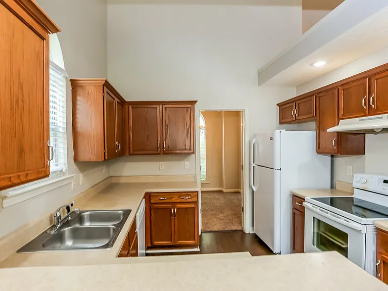 4832 Ashcroft Dr — Photo 7