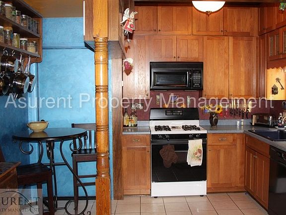 4th image of 248 N 2nd St