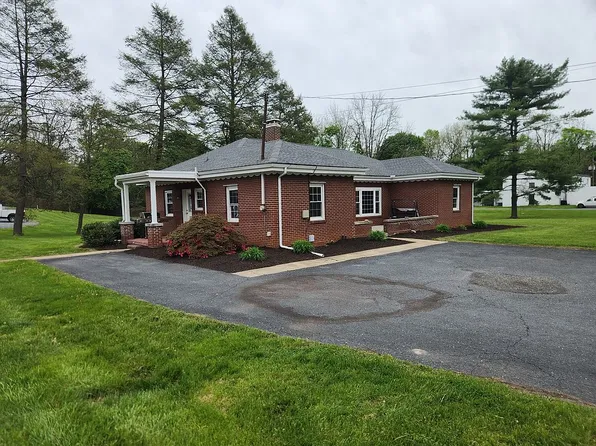 1001 S York St, Mechanicsburg, PA 17055