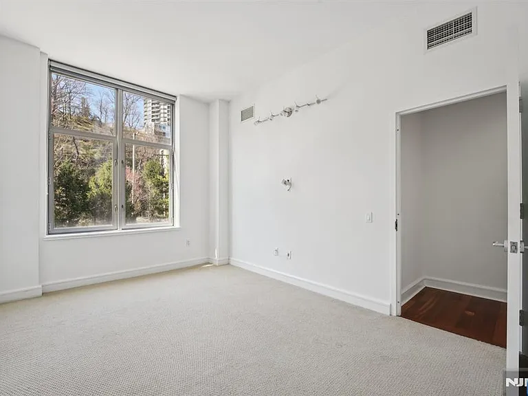 8100 River Rd #209 — Photo 19