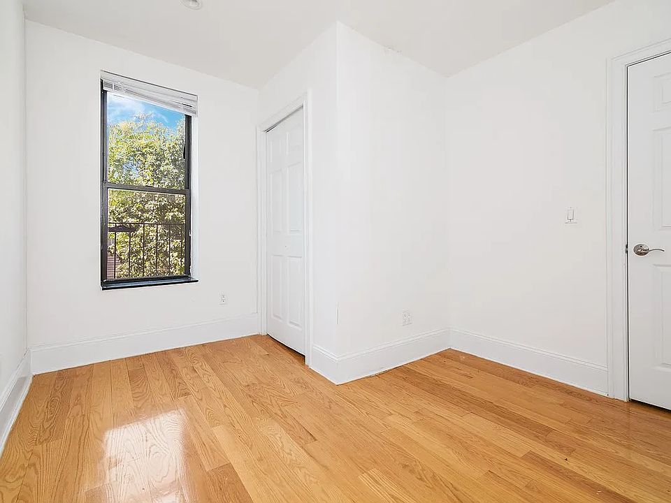 2nd image of 380 S 4th St #31