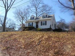 15 Milton St, Johnston, RI 02919