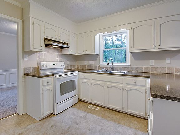5th image of 3008 Jamestown Dr