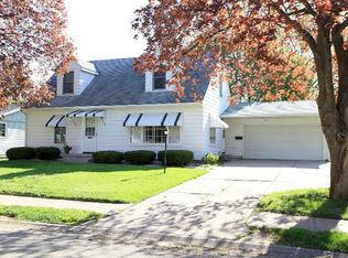 707 N 13th St, Clinton, IA 52732