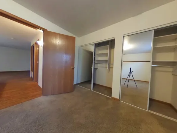 University Village Apartment Building - Ph3 Uv Bldg 1, 817 N 6th 1/2 St #6c6ed36f7, Terre Haute, IN 47807