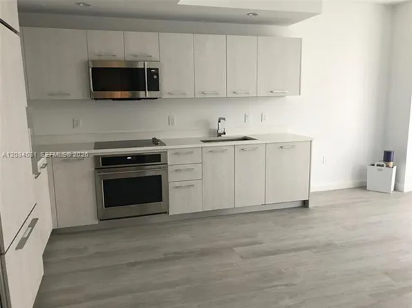 55 SW 9th St, Miami, FL