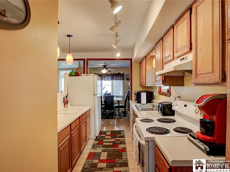 2372 Lakeside Dr — Photo 11