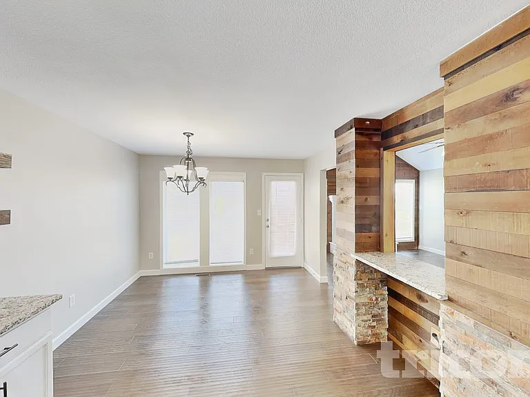 2116 SW Chase Dr — Photo 4