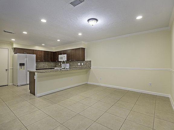 5th image of 3903 Mountain Rose Ln