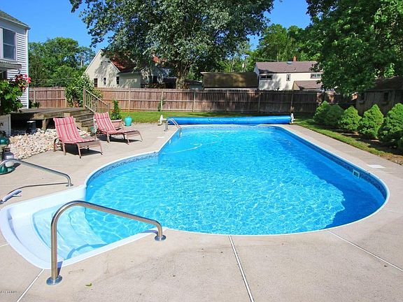 4th image of 2 Collinson Dr