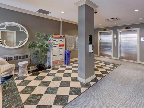 4th image of 323 N 13th Ave SW #505