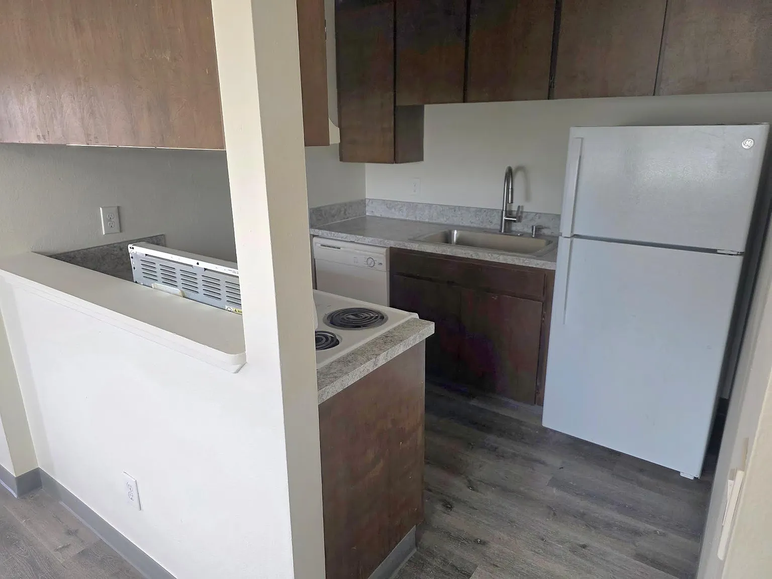 2 bed, 895 sqft, $1,350 — Photo 3