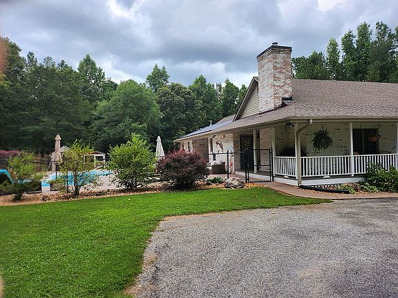 2nd image of 1424 Mount Carmel Rd
