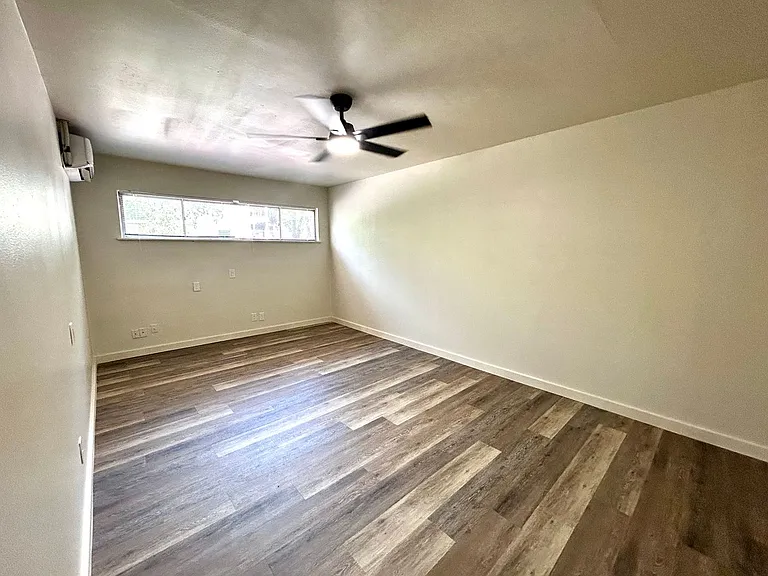 3304 Tom Green St #A — Photo 16