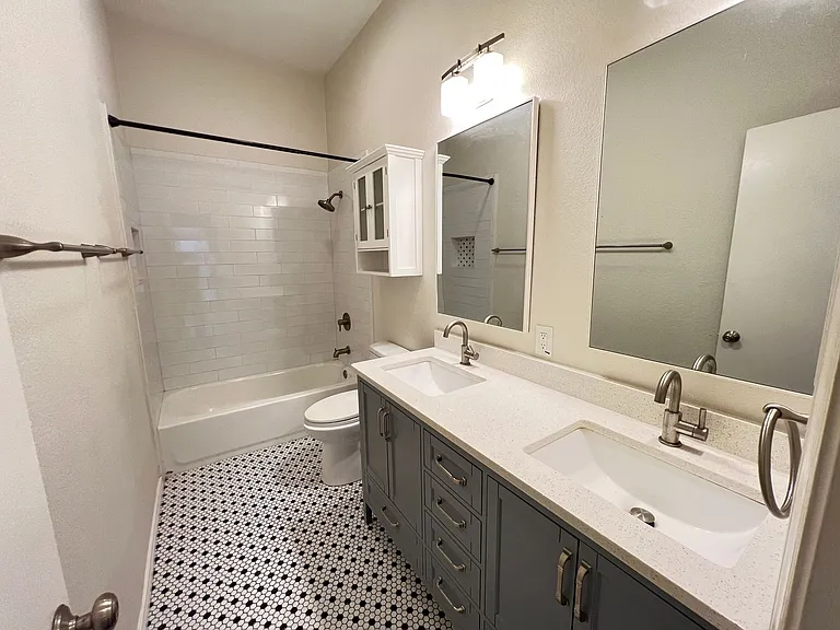 10432 High Hollows Dr #L — Photo 29