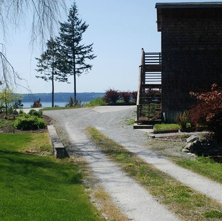 1st image of 418 Starfield Ln