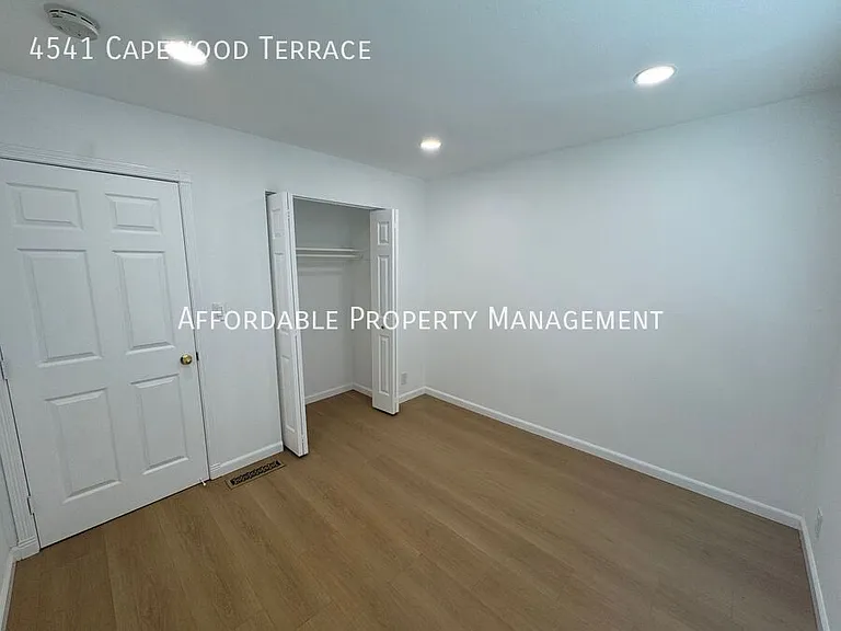 4541 Capewood Ter — Photo 10