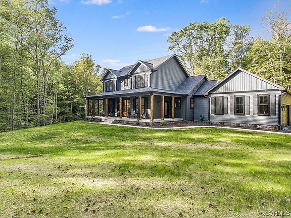 2nd image of 8 Carrie Ct