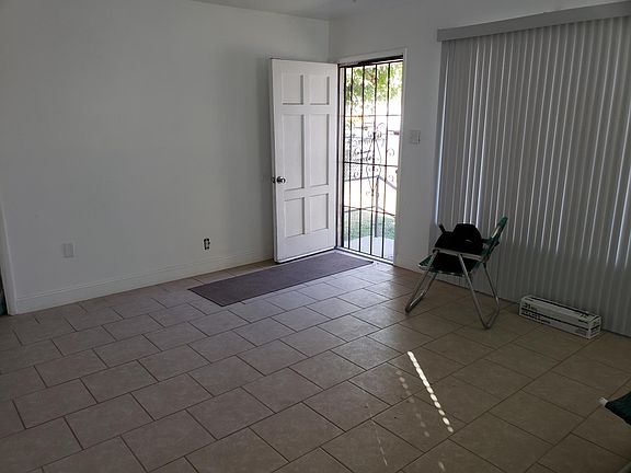 3rd image of 1616 Virginia St