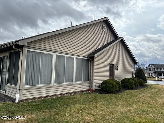 3rd image of 44 Rolling Ridge Dr