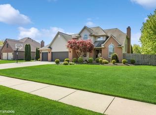 2422 Lara Ln, Stevensville, MI 49127