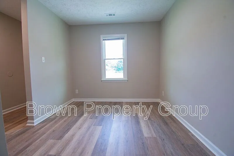 3 bed, 2.0 bath, 1200 sqft, $1,495 — Photo 4