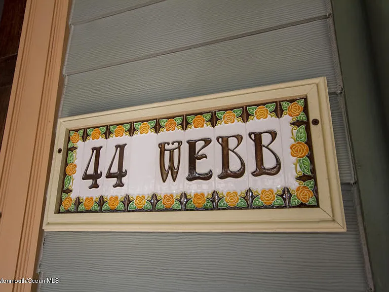 44 Webb Ave — Photo 2