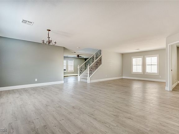 3rd image of 636 Sunderland Ct
