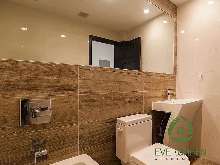 957 Kent Ave #3A — Photo 6