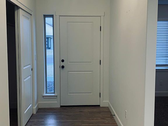 3rd image of 7806 Waxwing Dr