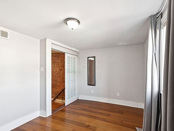 3rd image of 618 S 21st St Floor 2