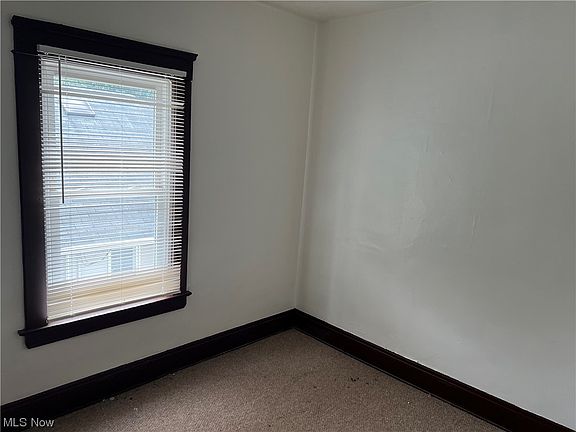 5th image of 1489 Newman Ave
