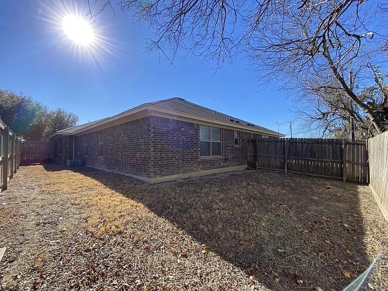 216 Andy Ln — Photo 10