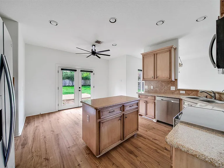 15575 Kitty Hawk Dr — Photo 16
